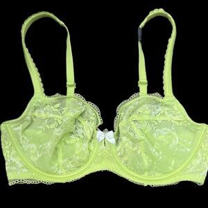 Victoria’s Secret Body by Victorias underwire unlined demi lace bra green 34D